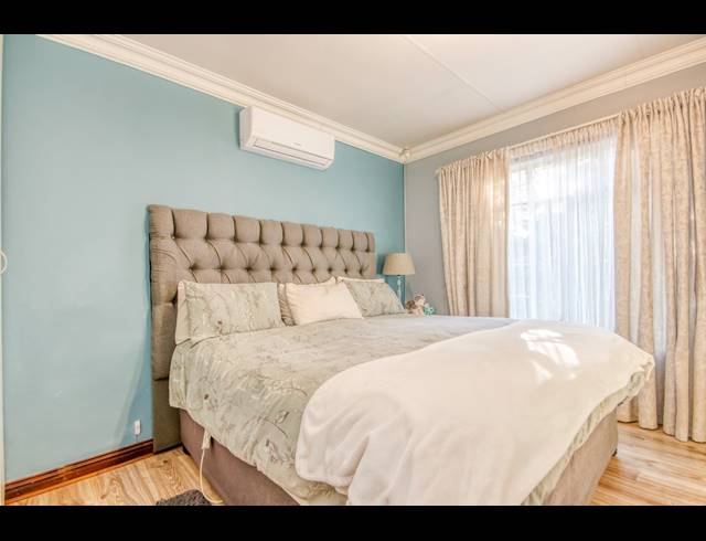 2 BEDROOM TOWNHOUSE FOR SALE IN HONEYDEW MANOR